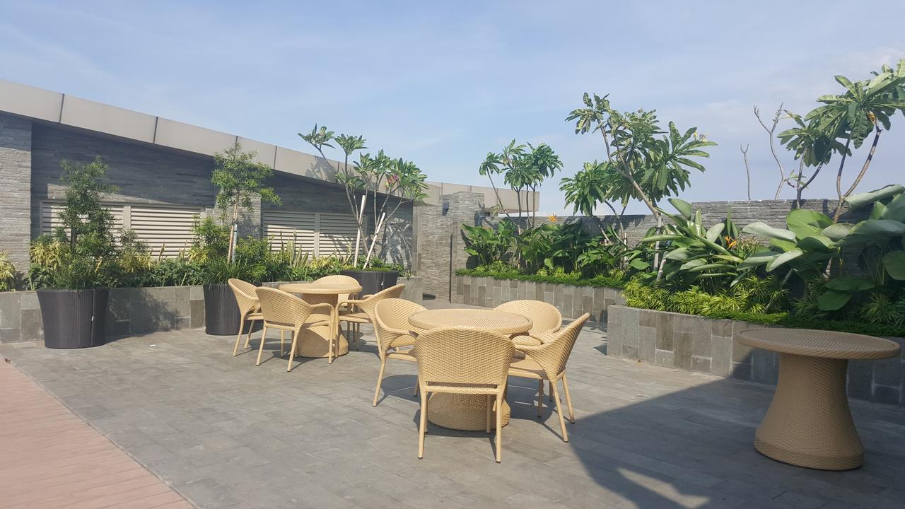 Pinnacle Apartment Pandanaran Semarang Exterior foto